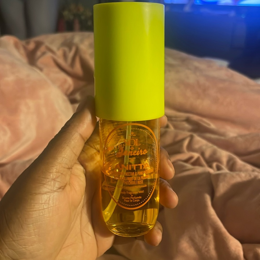 Discontinued “Anitta” Sol de Janeiro spray